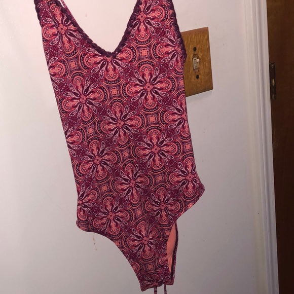 Super cute patterned one piece ! - Picture 1 of 3